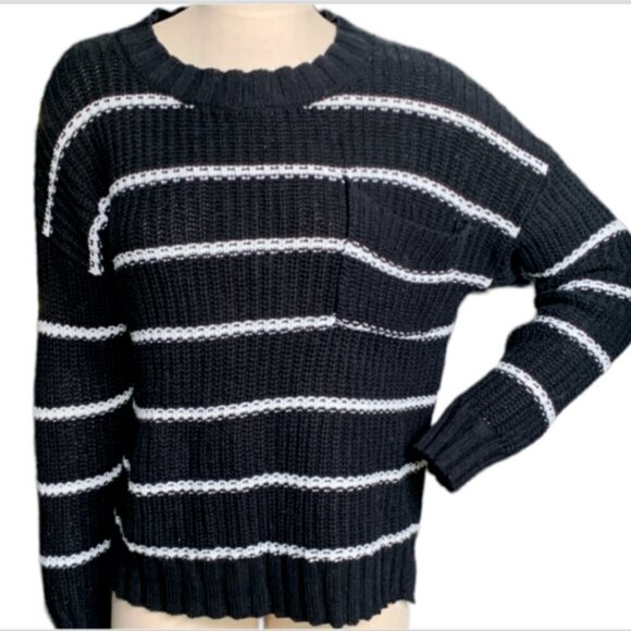 American Eagle Striped Oversized Crew Neck Pocket Sweater Sz M Black & White 68F - Picture 1 of 8